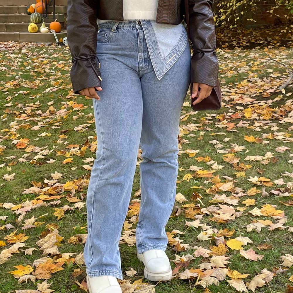 Maniere de Voir Asymmetric Jeans